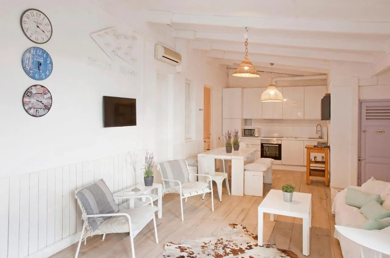 Fridays Flats Villa Alba Барселона Испания